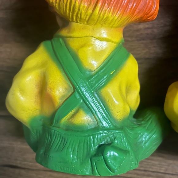 Universal Statuary Corp. • Yellow/Orange • Vintage • Boy & Girl • Statue Set - Picture 13 of 16